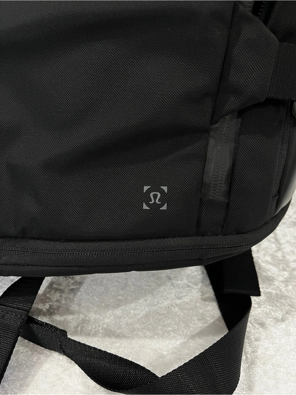 Lululemon More Miles Pack 39L Travel Weakener Duffle Backpack Water-Repellent